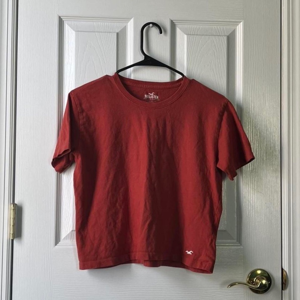 hollister boxy cropped crimson t shirt